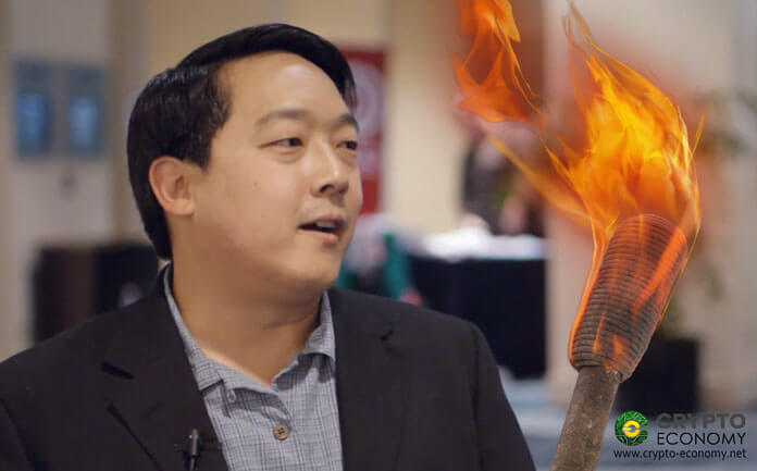 Litecoin [LTC]: Charlie Lee receives the Bitcoin Lightning Torch [BTC] near the end of the chain