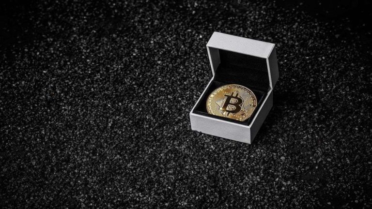 Crypto Investors enter Hibernation Mode and Withdraw their Bitcoin from Exchanges