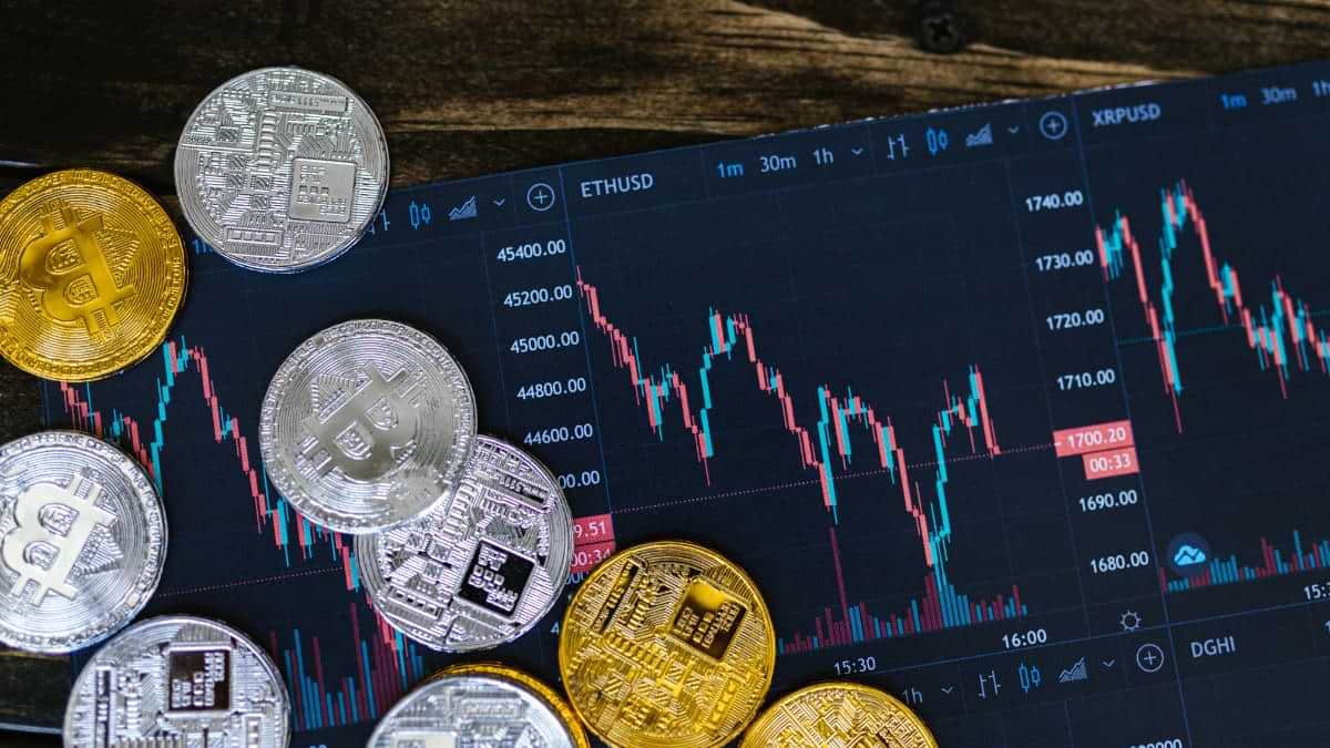 Most cryptocurrencies are in the red. What is going on?
