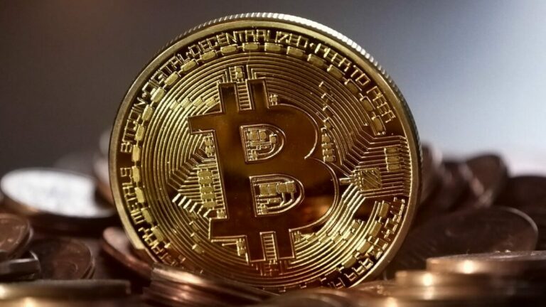 Bitcoin (BTC) Reclaims $30K As Crypto Market Trades Mixed