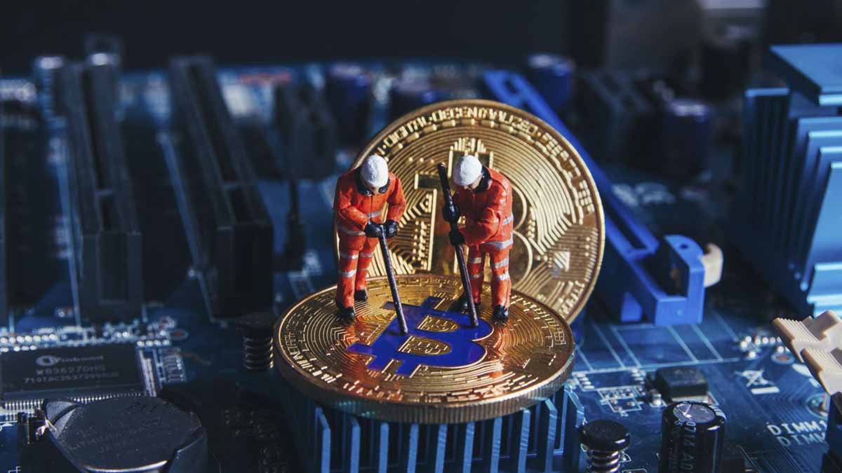 U.S. Proposes 30% Tax on Bitcoin Miners' Energy; Analyst Warns of War Against BTC