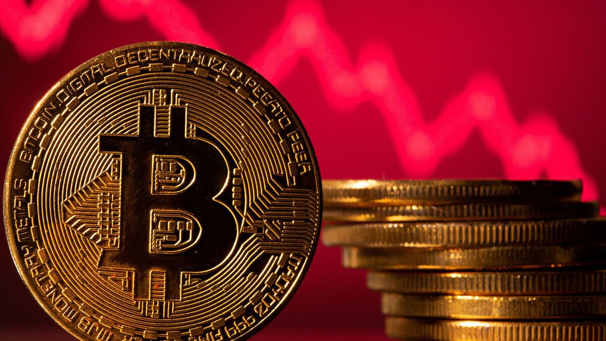 Bitcoin Dips Below $113K — Panic or Opportunity?
