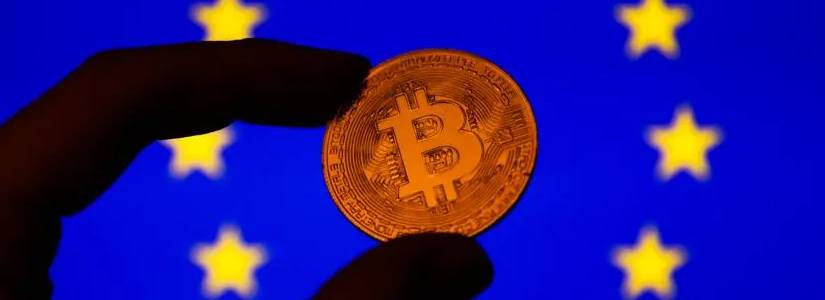 U.S. Senate resumes bipartisan talks on the CLARITY Act. They are pushing for U.S. crypto market regulation before Thanksgiving.