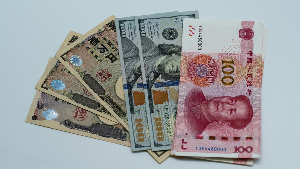 Japan’s new PM stimulus may fuel Bitcoin to $1M, says Arthur Hayes, as investors watch yen and QE potential.