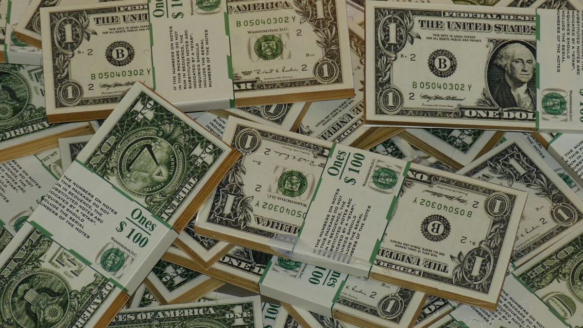 Arthur Hayes' new fund seeks to raise $250 million to acquire up to six promising cryptocurrency companies.