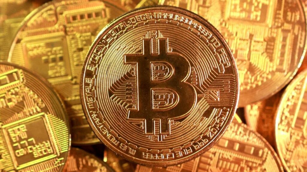 Bitcoin’s Quiet Hides Danger: Major Selling Signals Are Flashing