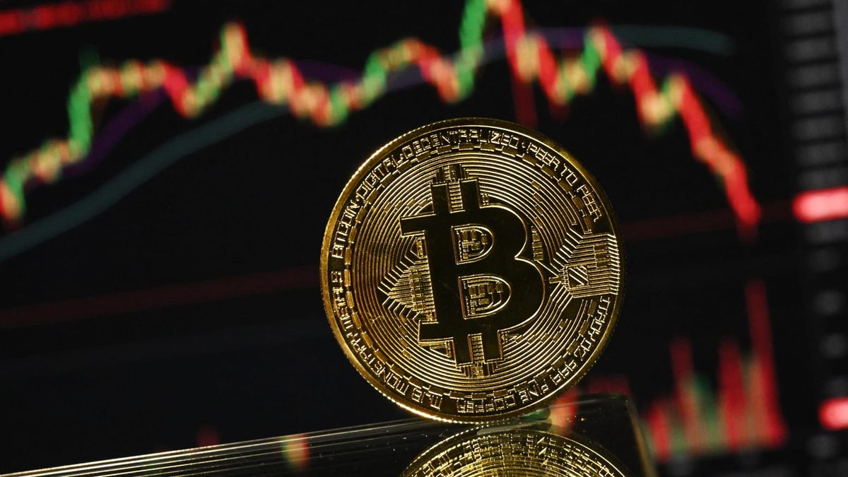 Bitcoin Search Interest Plunges 50% Year Over Year Despite New All-Time Highs