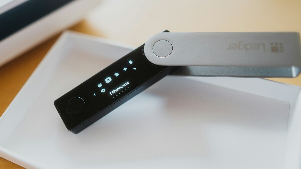 Crypto Hardware Wallet Users Targeted in Mail-Based Phishing Campaign