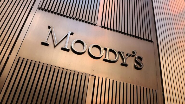 Moodyās Sounds Alarm on Risks Looming Over $300B Stablecoin Market