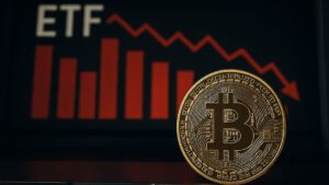 U.S. Bitcoin ETFs Log $228M in Outflows After Strong Start to the Week