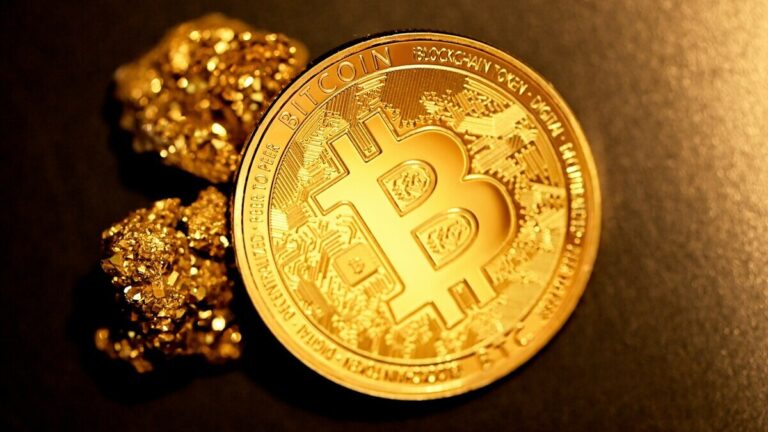 Is-Bitcoin-Losing-Its-Edge-While-Gold-Rises-Again
