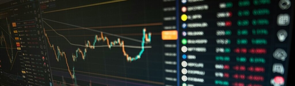 Image for article: La brecha de financiamiento entre opciones de IBIT y futuros de CME no es una anomalía, sino el reflejo de una segmentación regulatoria persistente