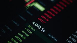 MEV Analysis in DeFi Extraction Mechanisms and Financial Losses for Retail Users