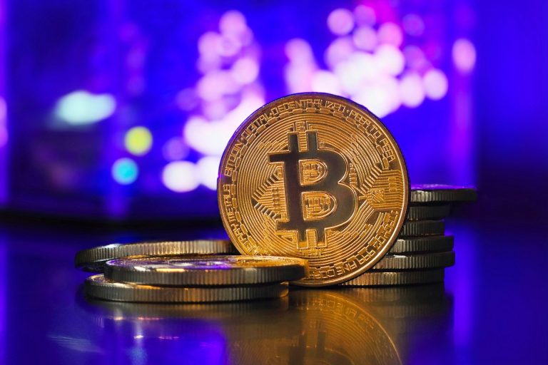 Bitcoin Rises 25% in a Month and Still Loses What Does It Tell Us