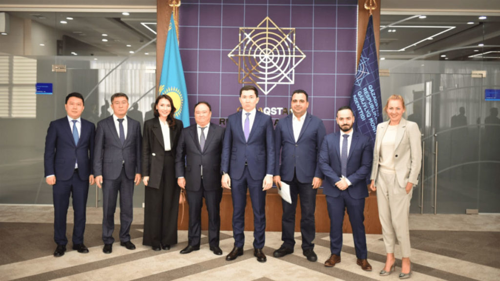 Kazajstán y Binance Firman un Memorando de Entendimiento para Luchar Contra la Delincuencia Financiera