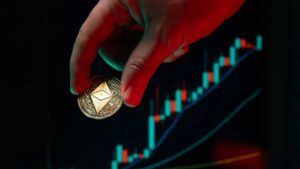 BitMine eleva sus tenencias de ETH a 3.23 millones, con un aumento de 203 mil en una semana. Alcanza el 2.7% del suministro.