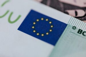 Unión Europea anunció hoy sanciones contra la stablecoin A7A5, una criptomoneda vinculada al rublo y relacionada con el banco ruso VTB en Kirguistán