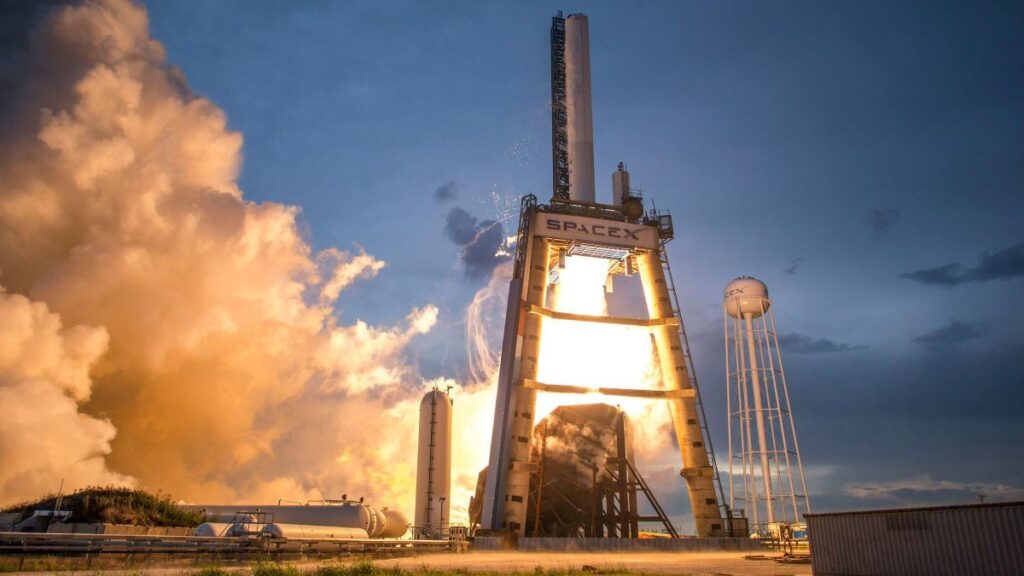 SpaceX, la empresa de Elon Musk, remece el mercado con una masiva transferencia de bitcoin.