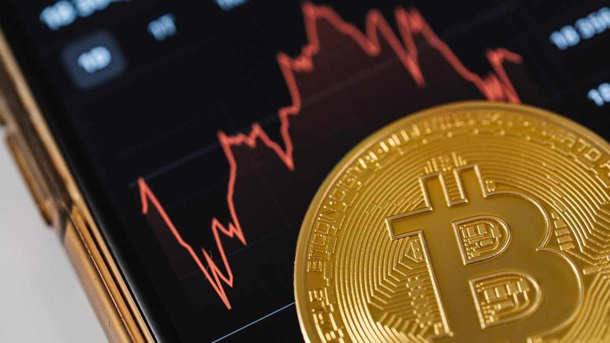 Bitcoin-Datos-muestran-que-operadores-anticipan-nueva-caida-en-el-precio