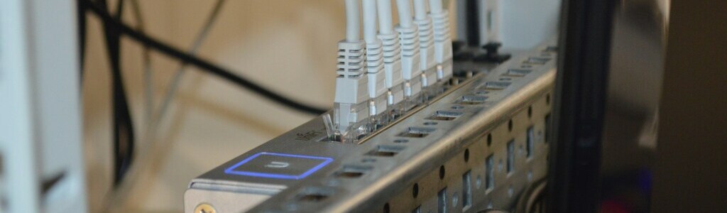 Interrupcion-de-Cloudflare-Afecta-Principales-Plataformas-Cripto-y-Aumenta-Preocupaciones-por-Centralizacion