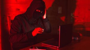 La SEC Descubre Estafa Cripto de $14 Millones Que Atraía Inversores a Través de WhatsApp