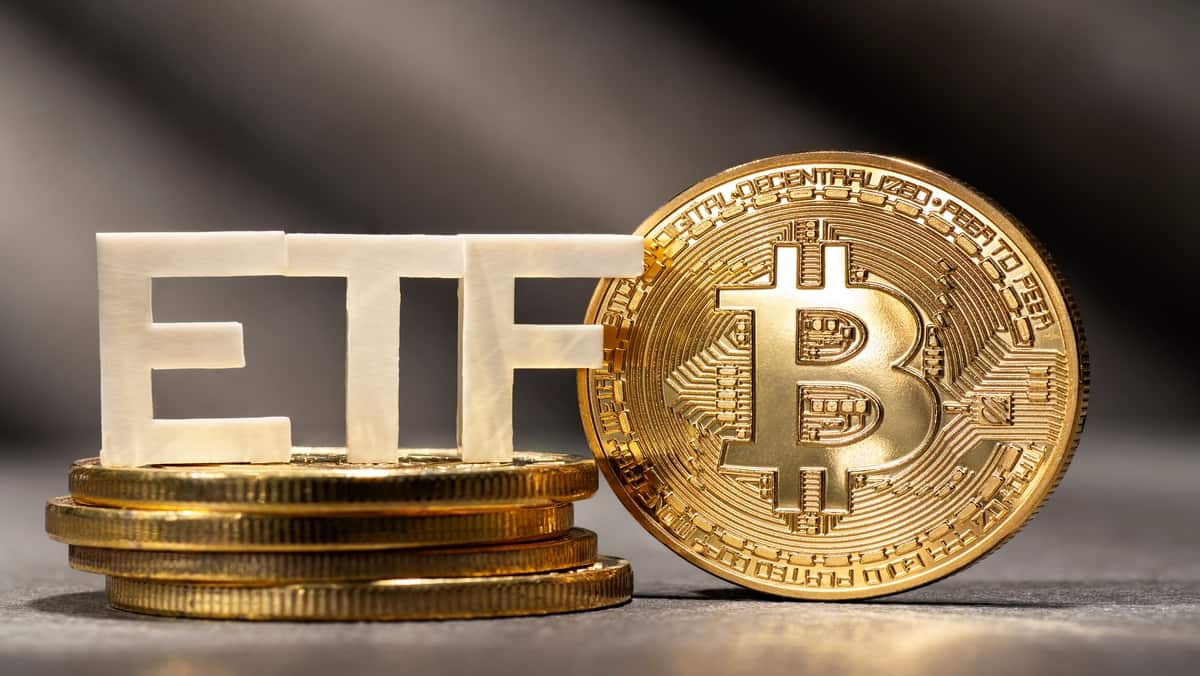 Una Propuesta de un ETF de Bitcoin se Centra en los Retornos Nocturnos Mientras las Salidas Alcanzan Máximos Históricos