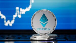 Ethereum Alcanza un Máximo de 3 Semanas Mientras las “Shark” Wallets Acumulan Tras la Actualización Fusaka