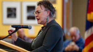 El Video de Hageman Enciende el Debate por el Senado Tras la Salida de Lummis del Escaño de Wyoming