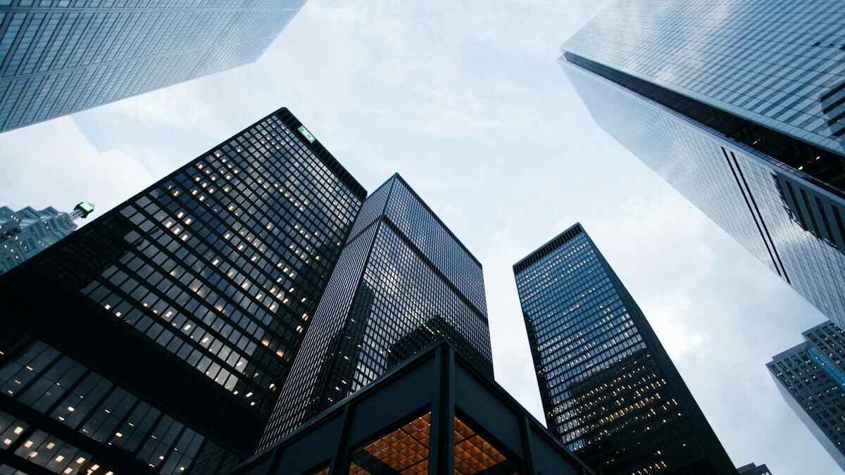 Jack-Henry-lleva-las-stablecoins-a-1.600-bancos-tras-alianza-con-Stablecore