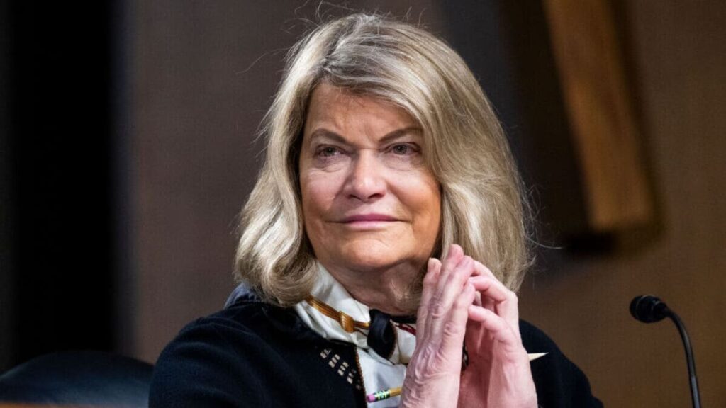 Proyecto de Ley Cripto se Retrasa, pero la Senadora Lummis Insta a los Bancos a Adoptar los Activos Digitales