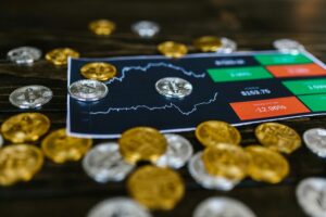 El Comisionado Uyeda Insta a la SEC a Abrir las Puertas a la Tokenización