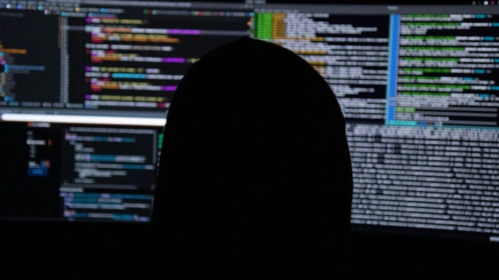 Un Trader Cripto Afirma que Atacantes Armados Robaron $24 Millones — y Luego Movieron los Fondos a Través de Cuatro Redes