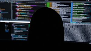 Un Trader Cripto Afirma que Atacantes Armados Robaron $24 Millones — y Luego Movieron los Fondos a Través de Cuatro Redes