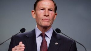 El Senador Blumenthal Exige una Revisión más Profunda de las Obligaciones de Cumplimiento de Binance tras su Acuerdo
