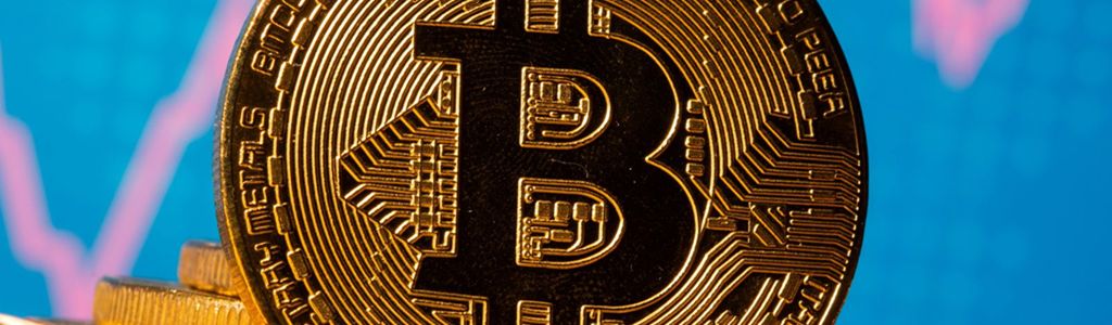 La volatilidad de Bitcoin regresó después de que la Reserva Federal mantuviera las tasas de interés sin cambios entre 3.50% y 3.75% tras una reunión del FOMC seguida de cerca por los mercados.