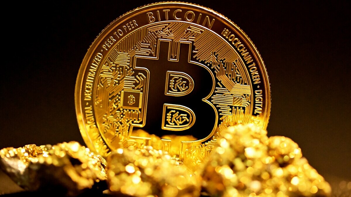 Bitcoin con patrón de bandera alcista