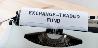 SEC Delays Decision on Grayscale Spot Bitcoin ETF, Requests Public Comment
